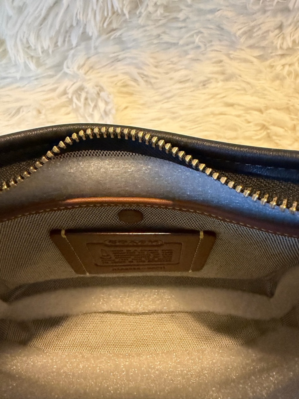 Coach Curve Zip Black Leather Hobo Shoulder Bag - Picture 9 of 16